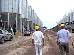 Monsanto corn leaders at plant tour for USDA analysts near Rojas.